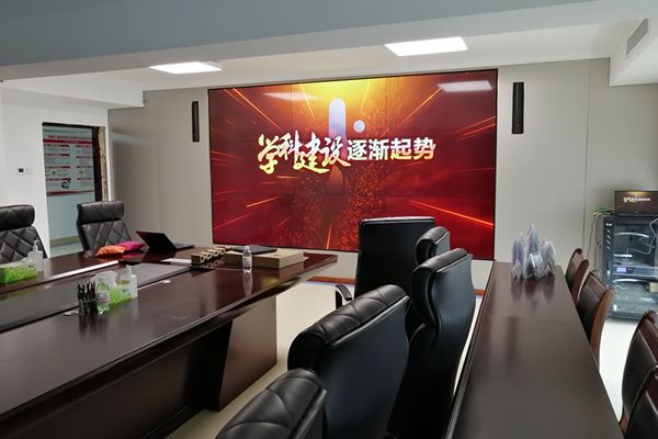 無縫拼接屏與0.88mm液晶拼接屏哪款顯示效果更好？