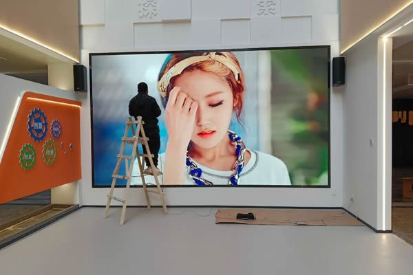 全彩室內(nèi)LED顯示屏價(jià)格多少錢一平方？